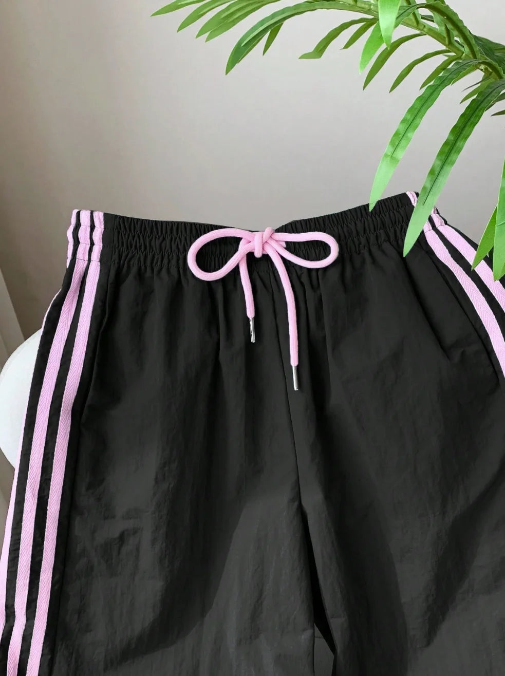 Women's elegant, fashionable, casual, outdoor sports, slimming and versatile Japanese, Korean, European and American pants